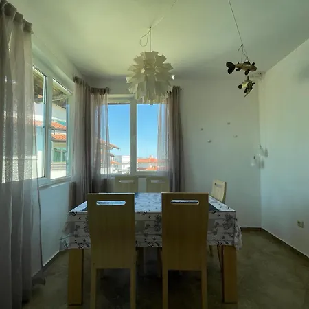 Апартаменты Caprice In Lozenec Китен