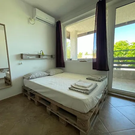 Апартаменты Caprice In Lozenec