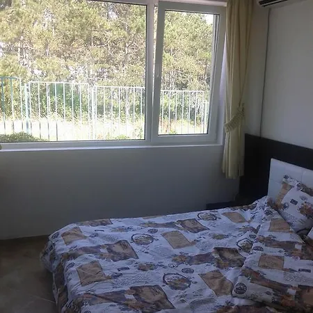 Caprice In Lozenec Китен