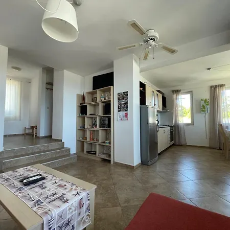 Апартамент Caprice In Lozenec *