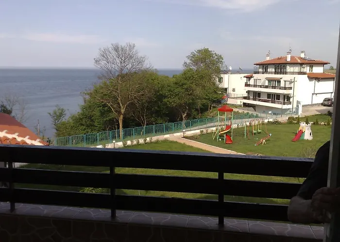 Апартамент Caprice In Lozenec